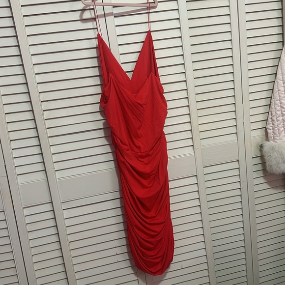 Red ruched body-con dress - Picture 3 of 4